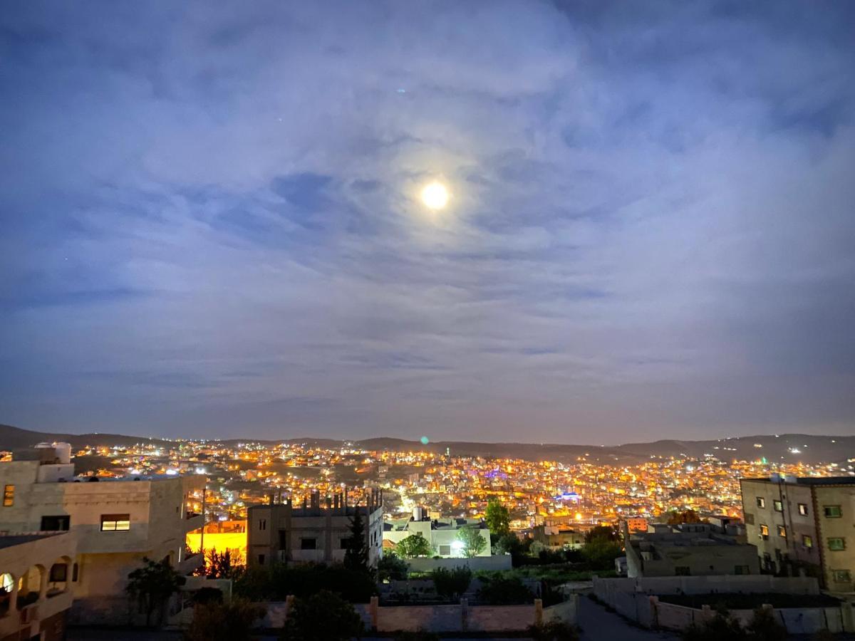 Jerash Gate Apartment จีราช ภายนอก รูปภาพ