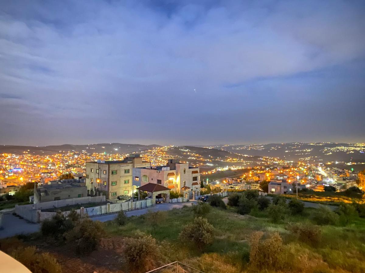 Jerash Gate Apartment จีราช ภายนอก รูปภาพ