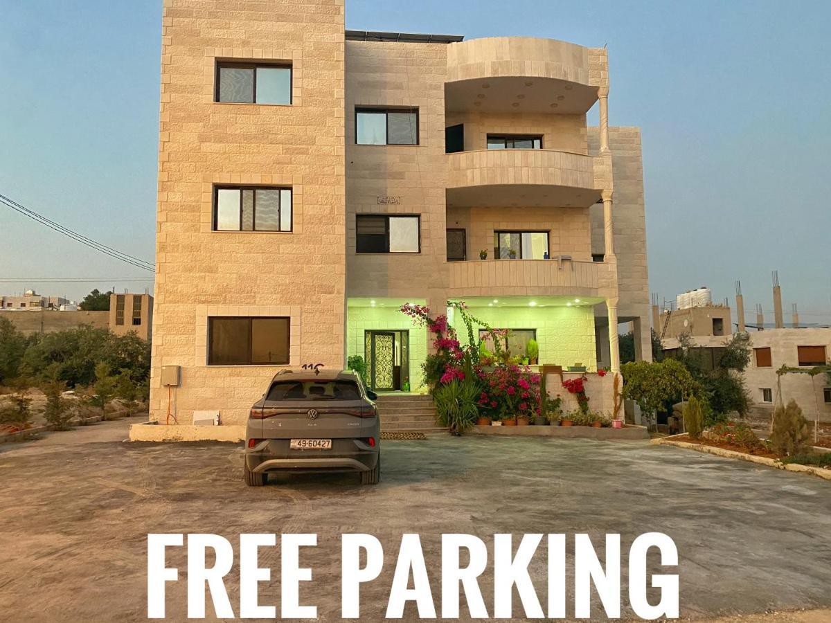 Jerash Gate Apartment จีราช ภายนอก รูปภาพ