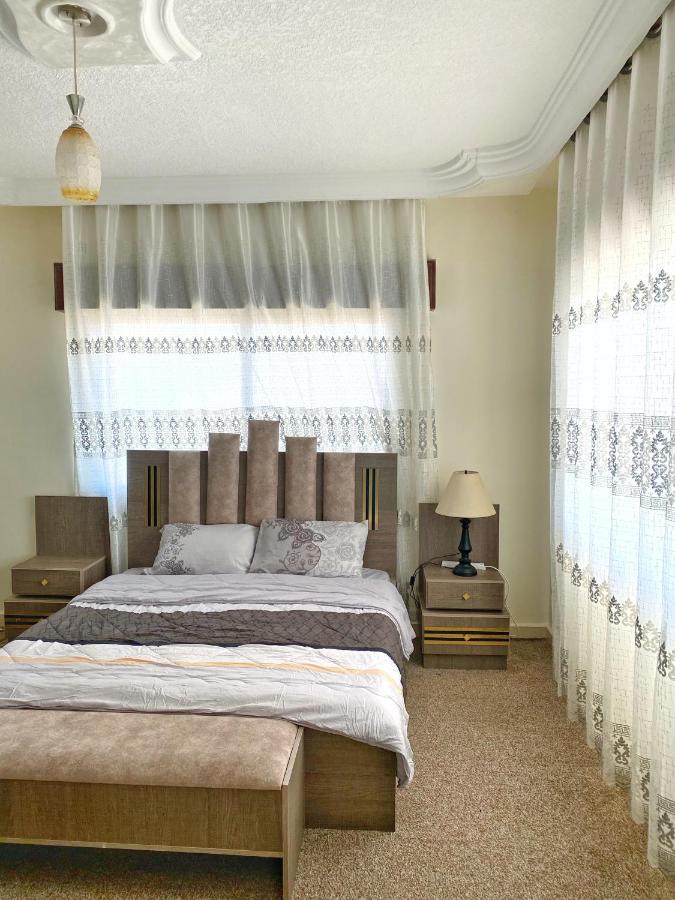 Jerash Gate Apartment จีราช ภายนอก รูปภาพ