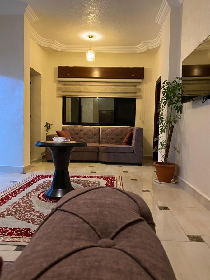 Jerash Gate Apartment จีราช ภายนอก รูปภาพ